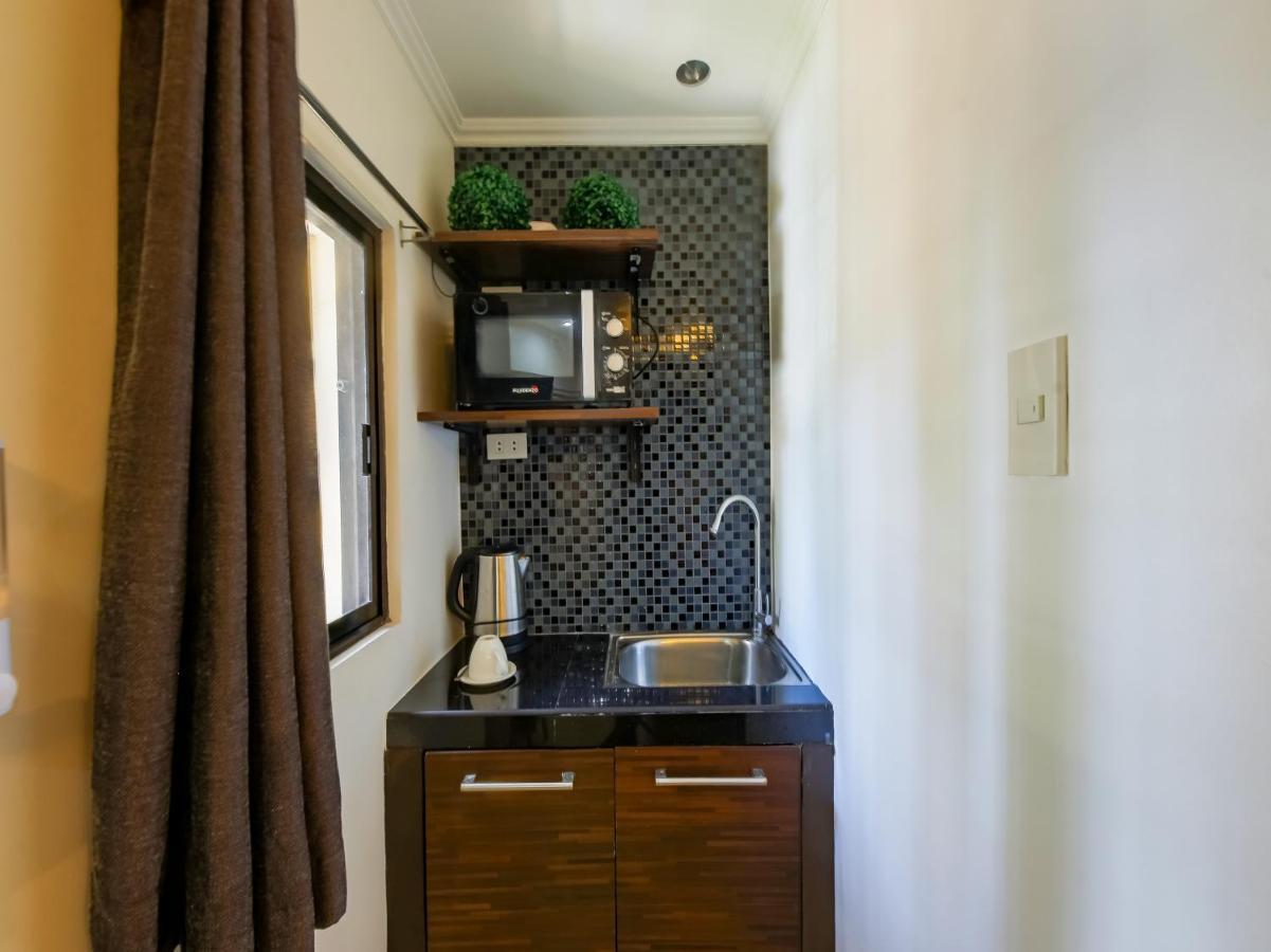 Capital O 860 Nest Nano Suites Makati Makati City Bagian luar foto